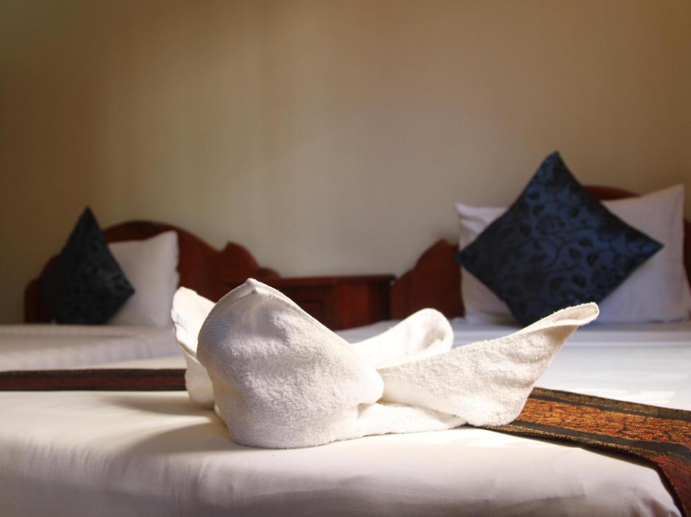 golden noura villa pub and restaurant