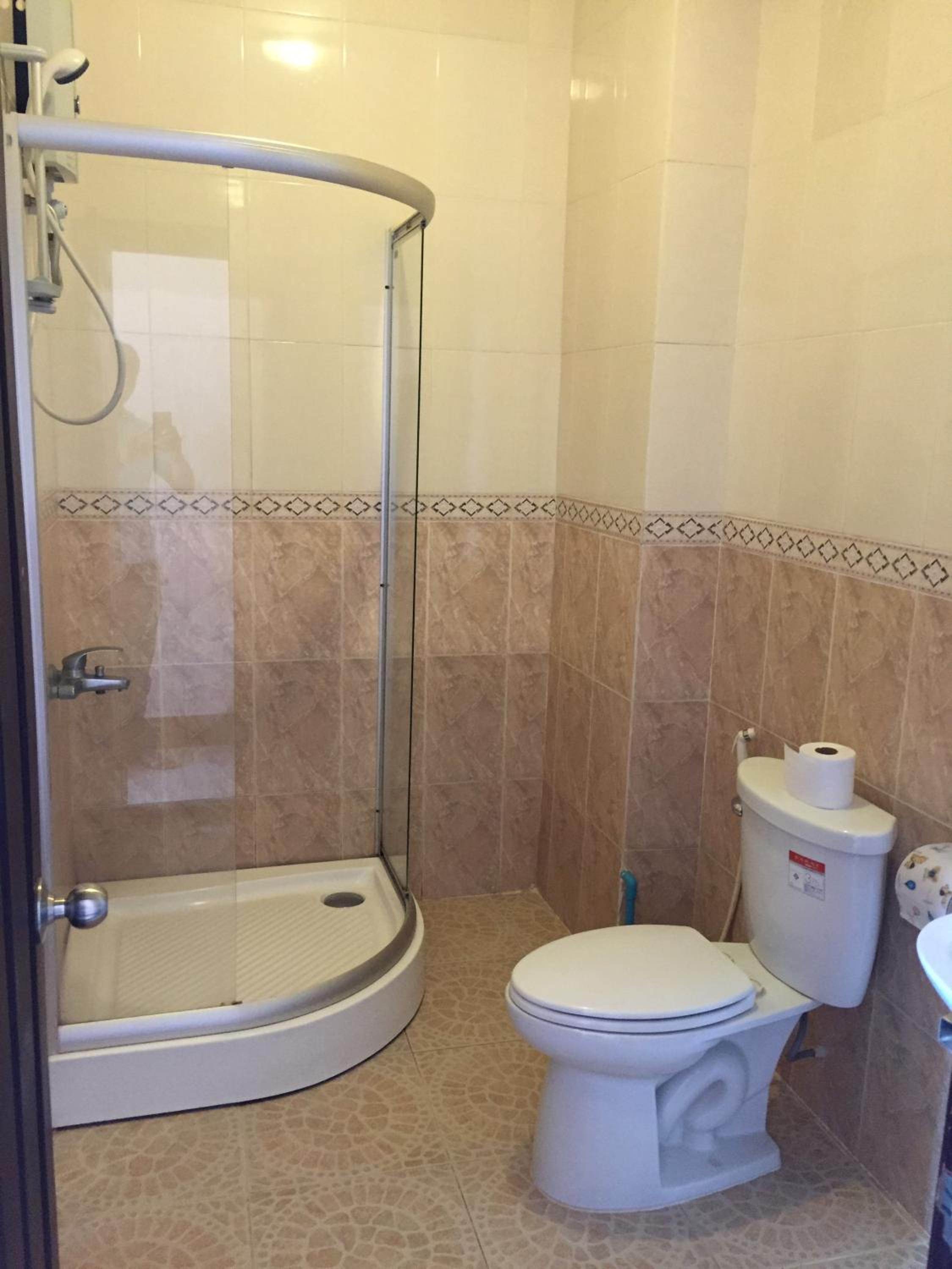 golden noura villa pub and restaurant