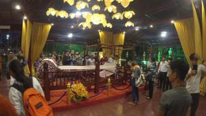 golden noura villa pub and restaurant