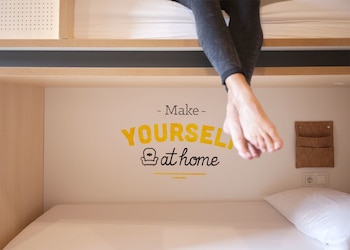 toc hostel and suites madrid