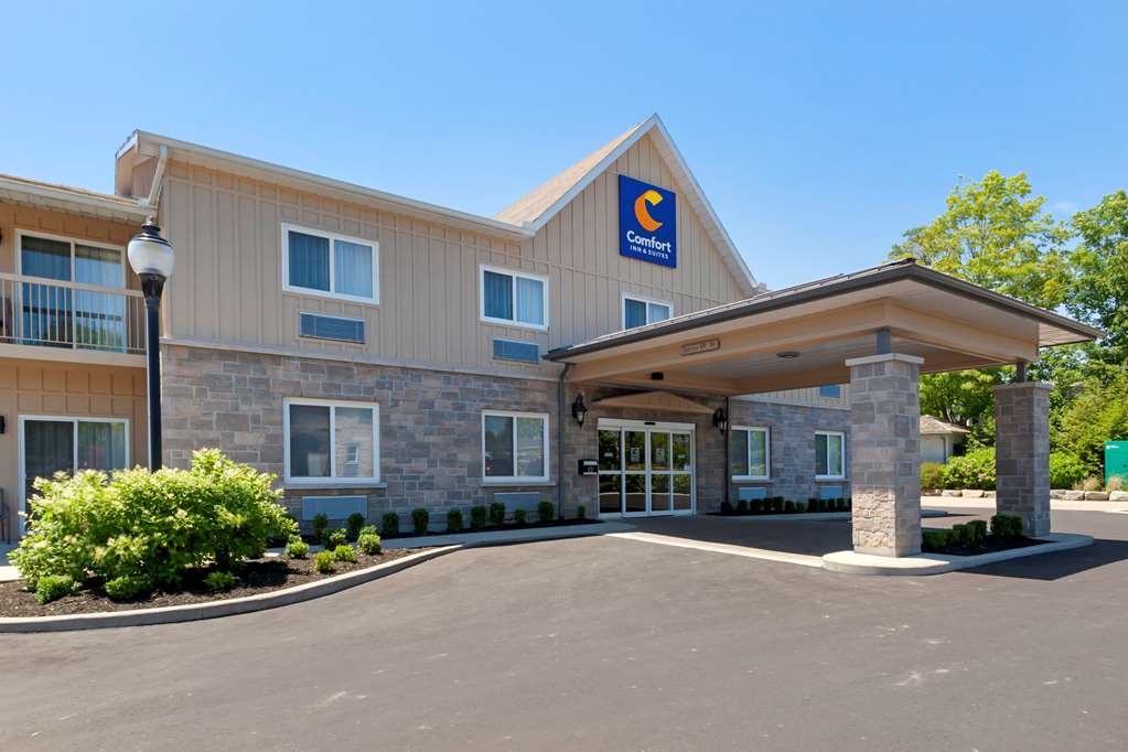 comfort inn and suites thousand islands harbour district