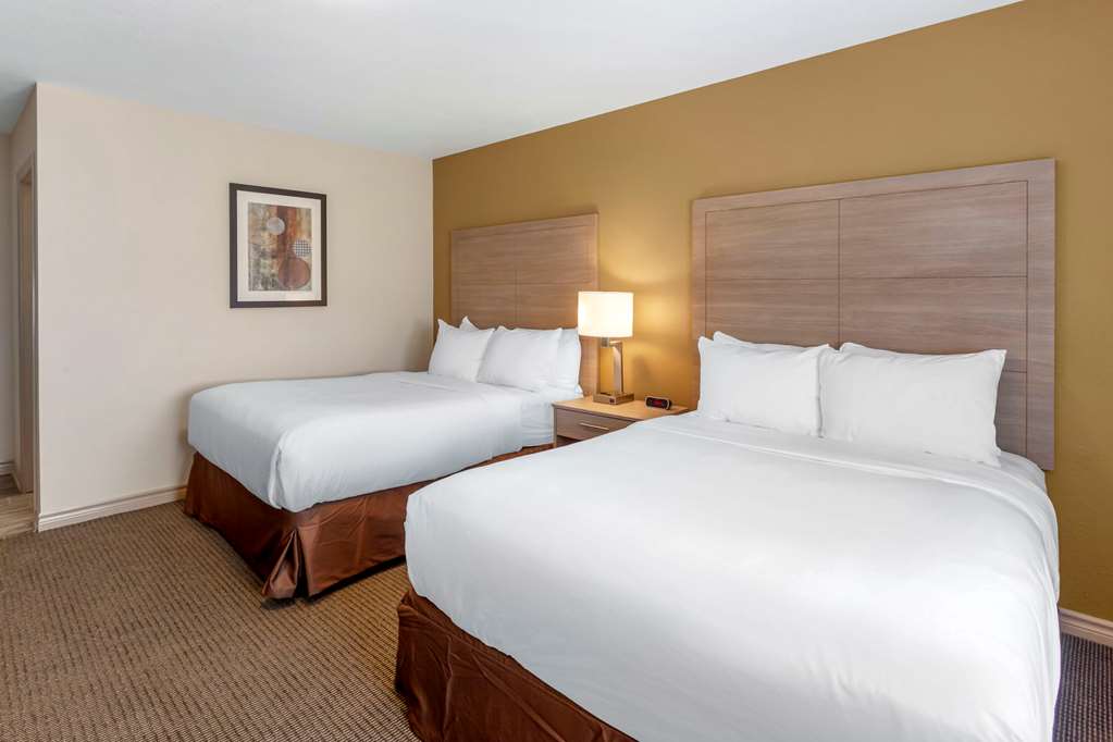 comfort inn and suites thousand islands harbour district
