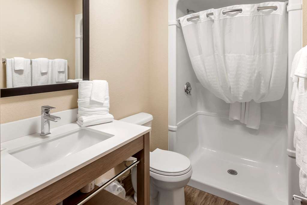 comfort inn and suites thousand islands harbour district