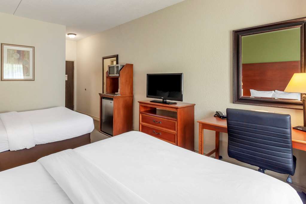 comfort inn and suites thousand islands harbour district
