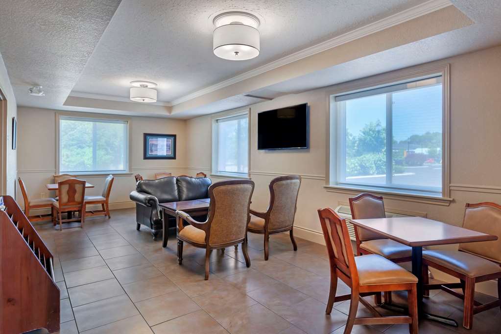 comfort inn and suites thousand islands harbour district