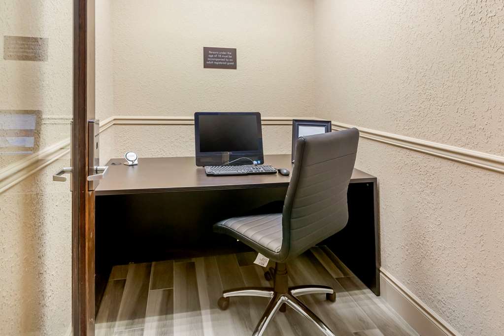 comfort inn and suites thousand islands harbour district