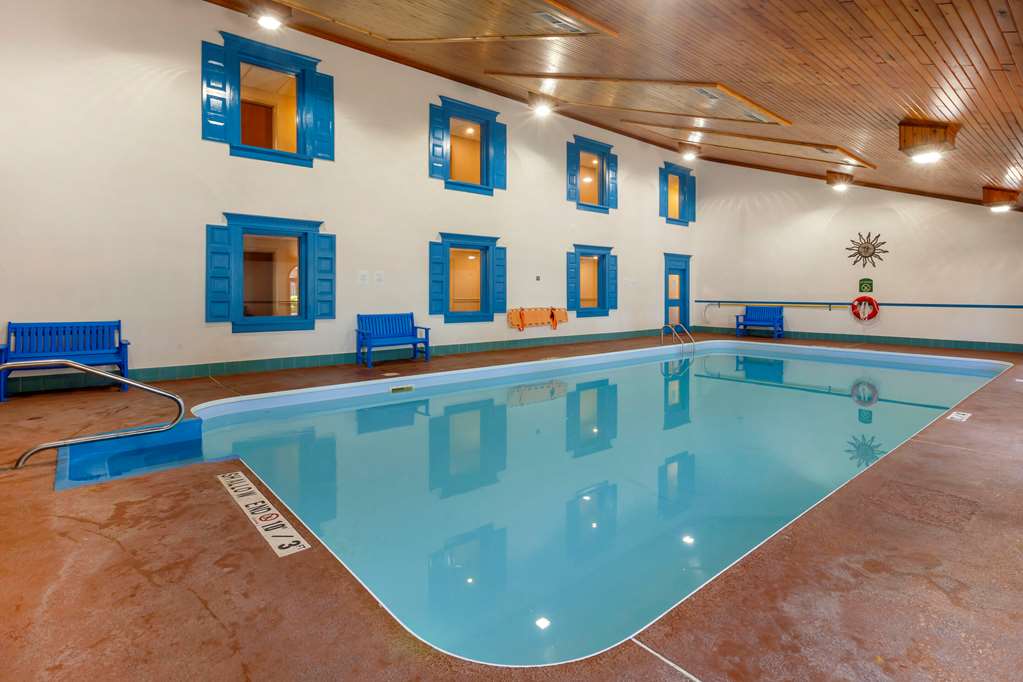 comfort inn and suites thousand islands harbour district
