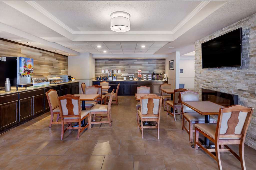 comfort inn and suites thousand islands harbour district