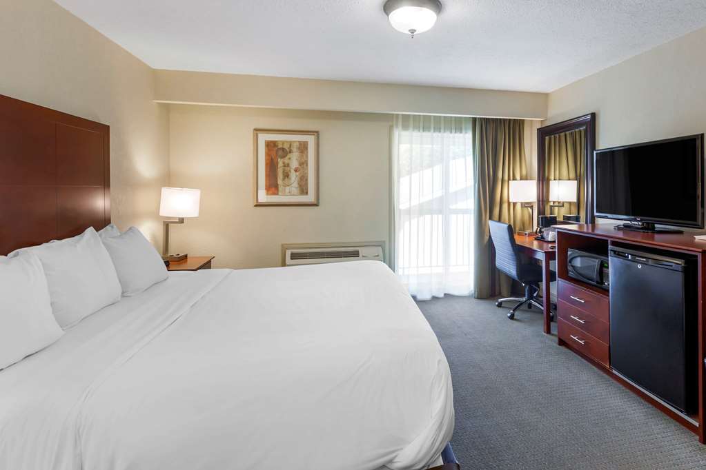 comfort inn and suites thousand islands harbour district