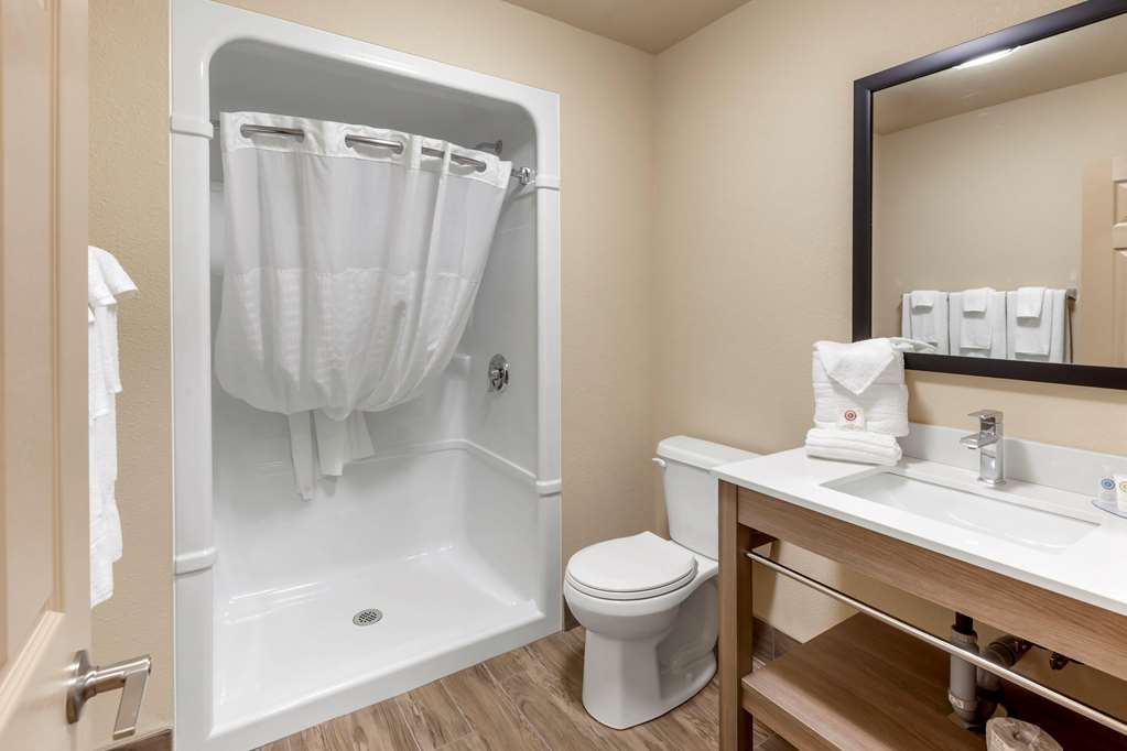 comfort inn and suites thousand islands harbour district