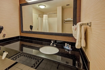 fairfield inn and suites oklahoma city airport