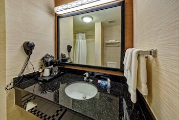 fairfield inn and suites oklahoma city airport
