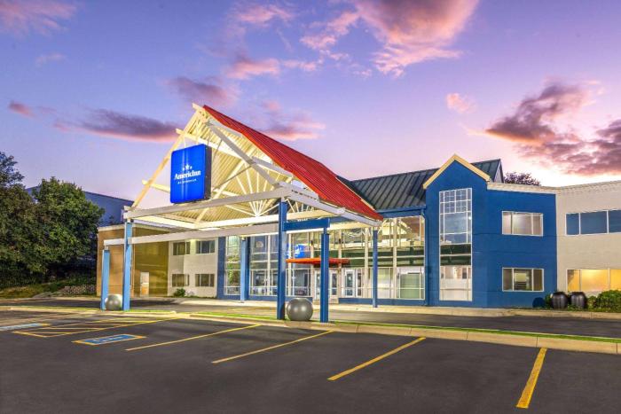 the inn and suites omaha near zoo