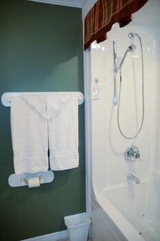 Cote's Bed & Breakfast Inn,New Brunswick>>Grand Falls,4 star