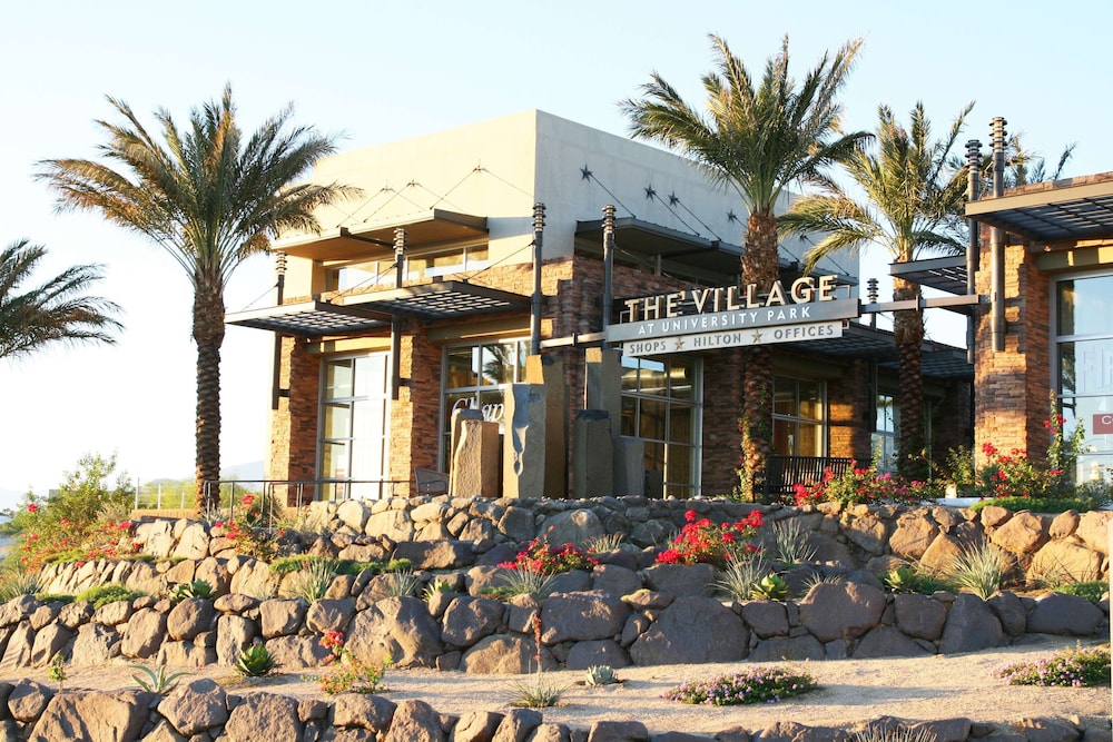 hampton inn and suites palm desert