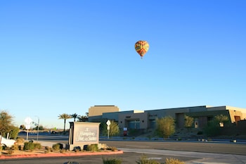hampton inn and suites palm desert