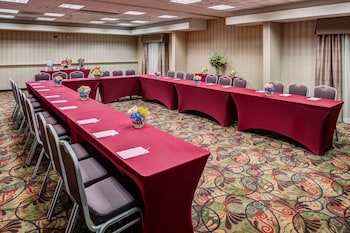 hampton inn and suites palm desert