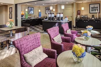 hampton inn and suites palm desert