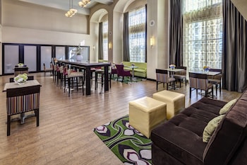 hampton inn and suites palm desert