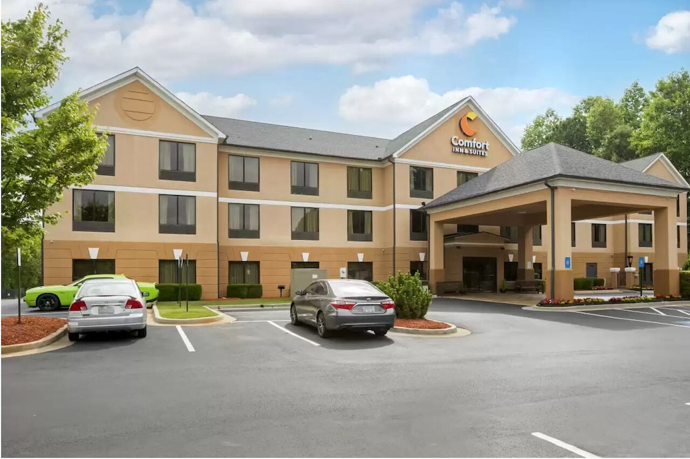 comfort inn and suites peachtree corners