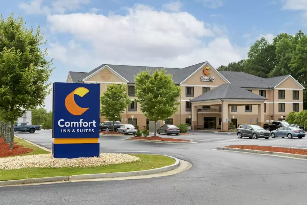 comfort inn and suites peachtree corners