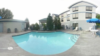 comfort inn and suites peachtree corners