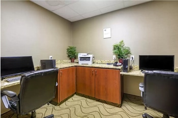 comfort inn and suites peachtree corners