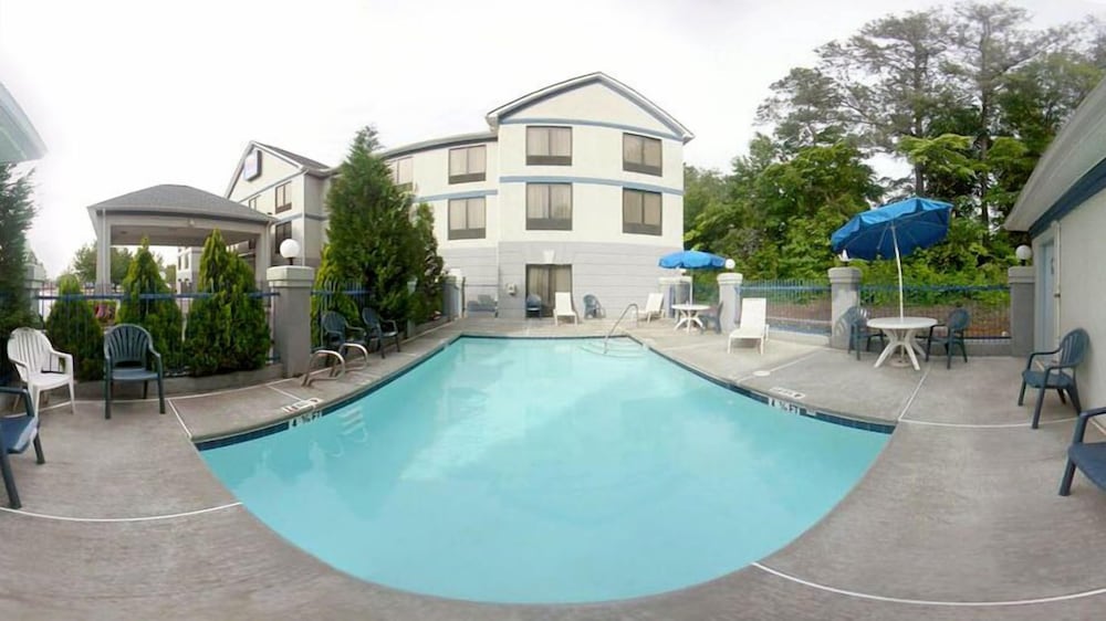 comfort inn and suites peachtree corners