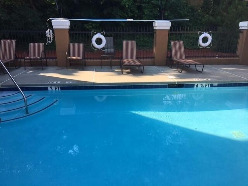 comfort inn and suites peachtree corners