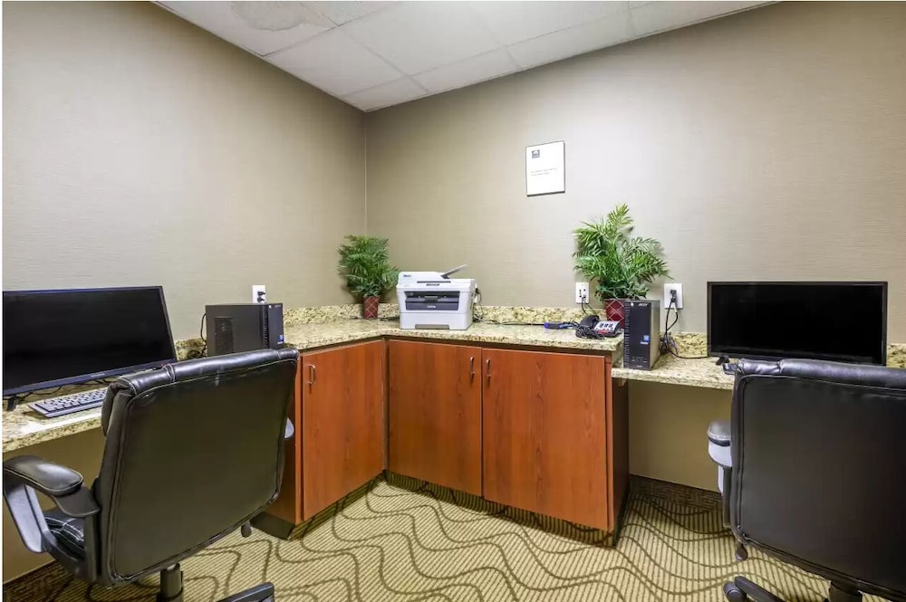 comfort inn and suites peachtree corners