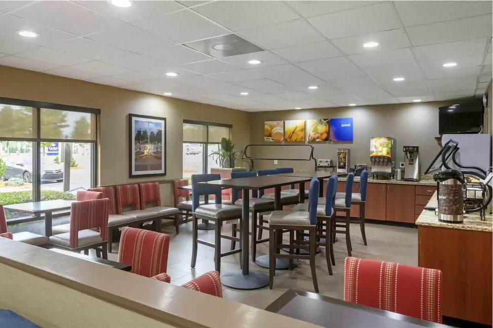 comfort inn and suites peachtree corners