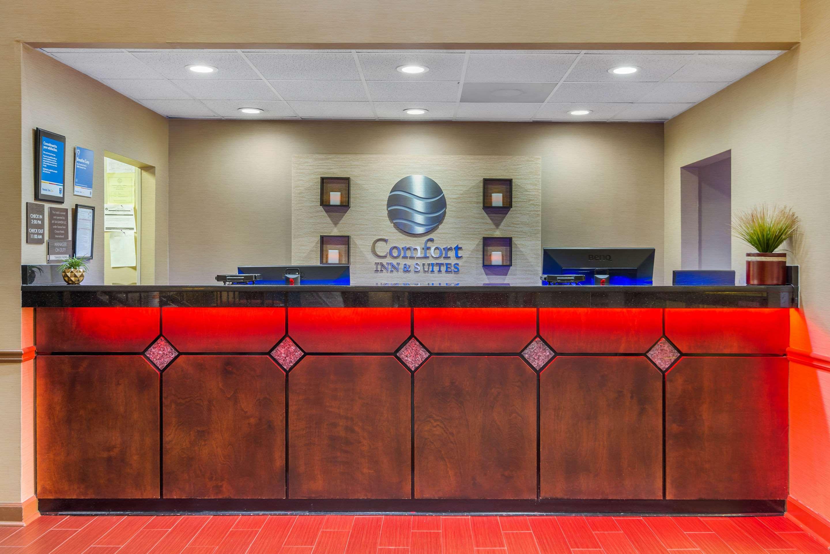 comfort inn and suites peachtree corners