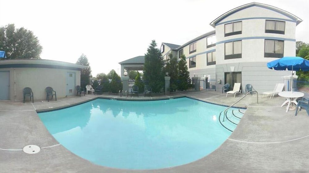 comfort inn and suites peachtree corners