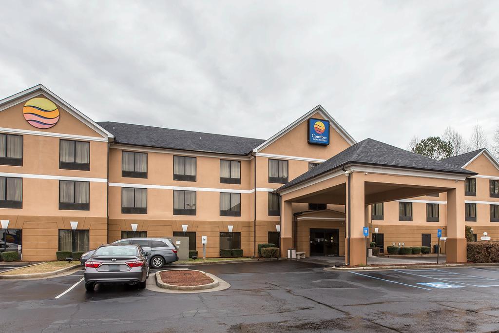 comfort inn and suites peachtree corners