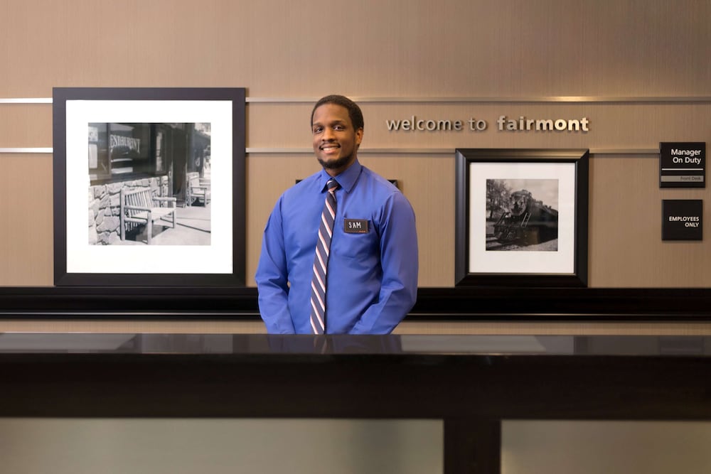 hampton inn fairmont