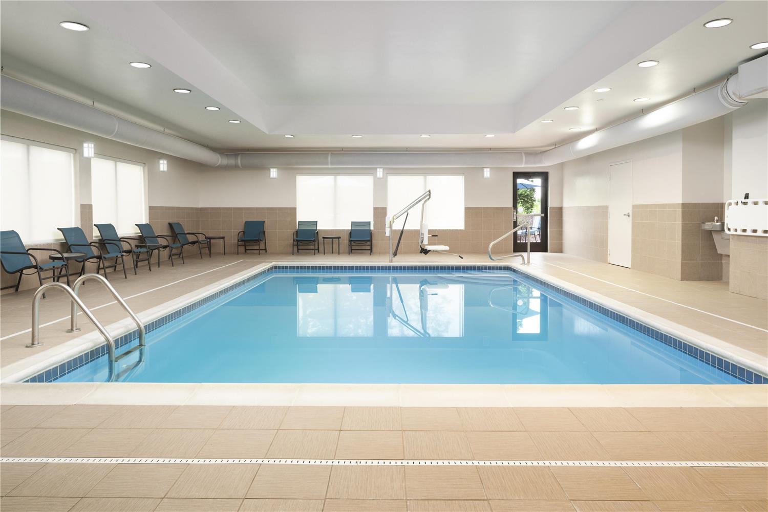 hampton inn fairmont