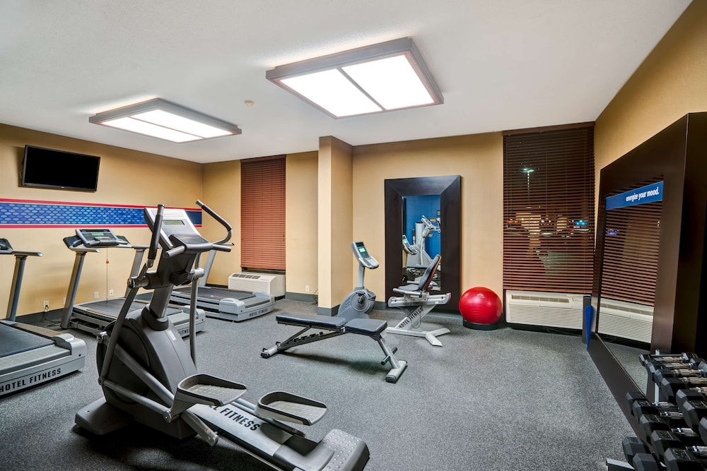 hampton inn fairmont
