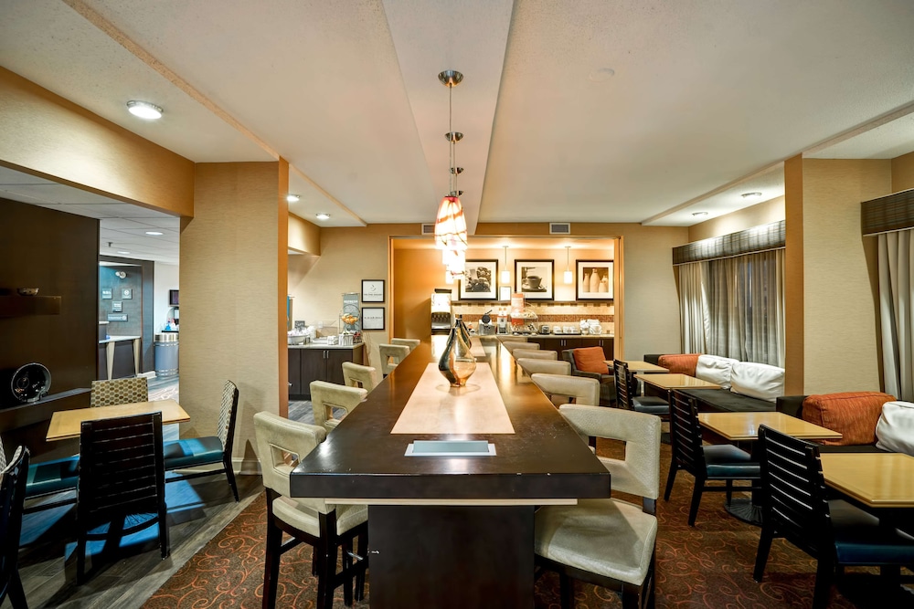hampton inn fairmont