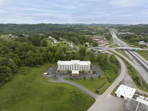 hampton inn fairmont