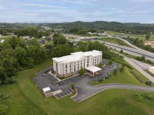 hampton inn fairmont
