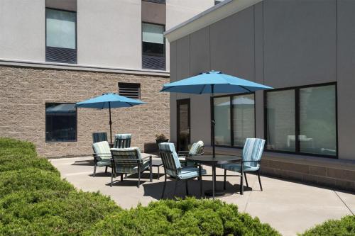 hampton inn fairmont