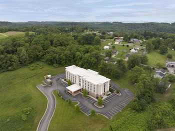 hampton inn fairmont