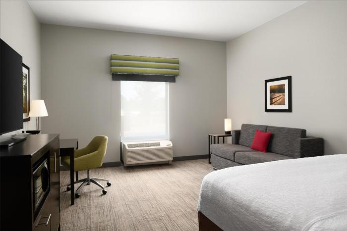 hampton inn fairmont