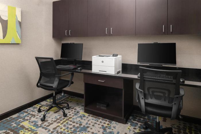 hampton inn fairmont