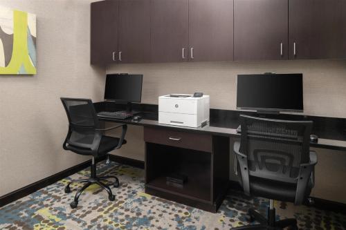 hampton inn fairmont