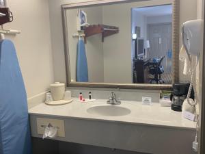 days inn by wyndham ocean springs