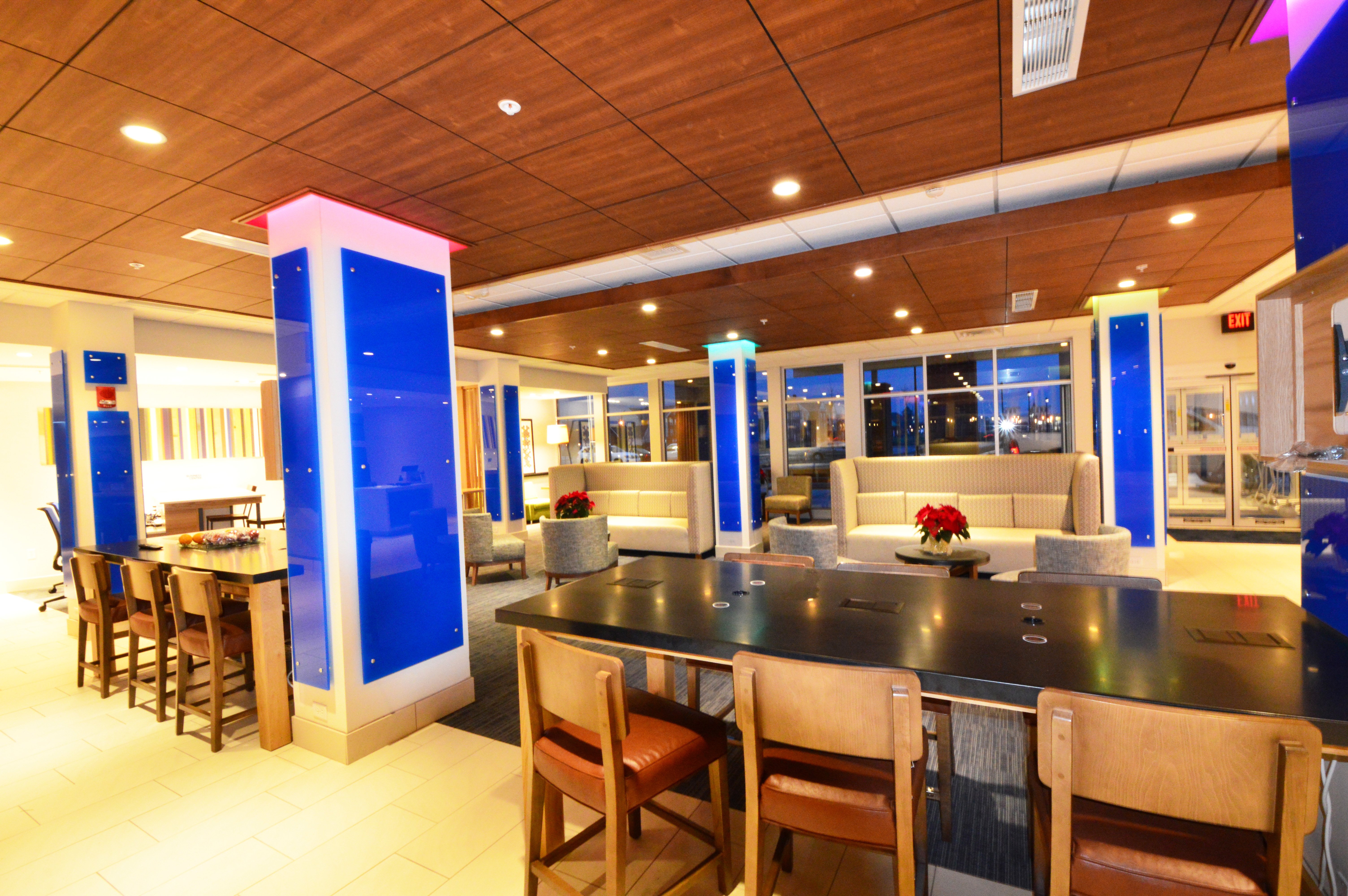 holiday inn express and suites toledo south perrys