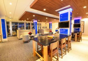 holiday inn express and suites toledo south perrys