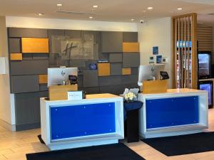 holiday inn express and suites toledo south perrys
