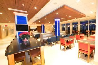 holiday inn express and suites toledo south perrys